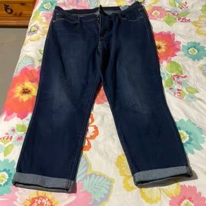 Women’s Levi’s capris 33